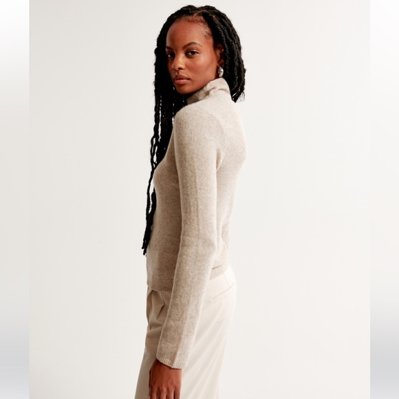Abercrombie Merino Wool Turtleneck NWT - Picture 4 of 7
